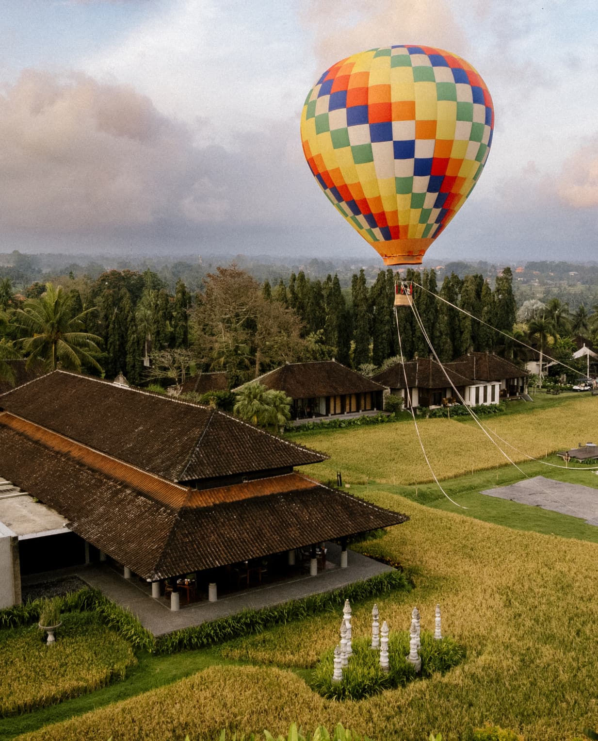 Celestial Hearts: Hot Air Balloon Ride - image 3