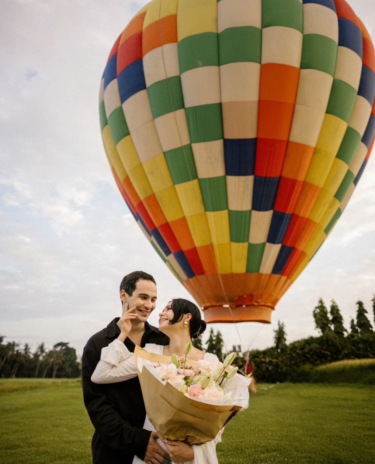 Celestial Hearts: Hot Air Balloon Ride - image 1