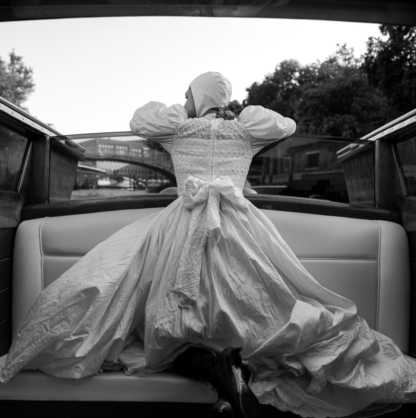 "Sweet Melancholy
in Venice" right background